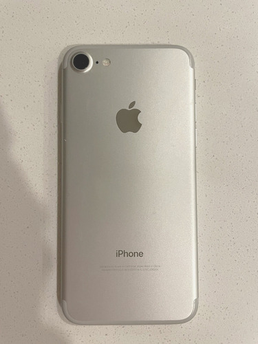  iPhone 7 32gb Color Plata - Usado