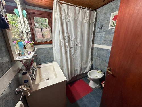 Cabaña En Barrio La Florida Con Añosa Arboleda.