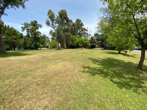 Imagen 6 de 17 de En Venta Gran Lote De Terreno De 1052.23 Mts2 En Exclusivo Country Abril En Hudson (211)
