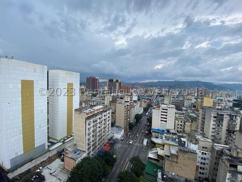 #24-8576 En Venta Impresionante Edificio De 14 Pisos En El Centro De Caracas