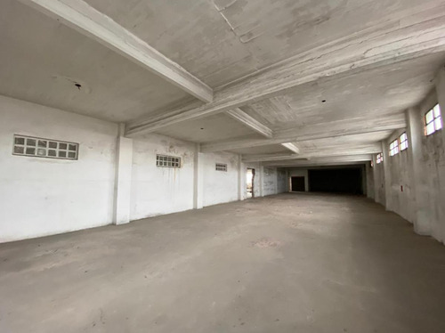 Terreno Doble Frente En Venta Sobre Av San Martin, Paternal - 4.300m2 Vendibles