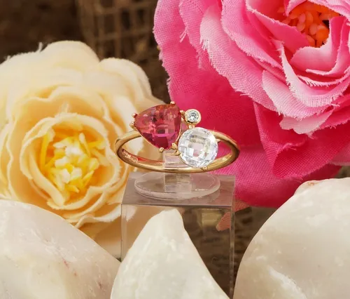 Anillo de compromiso zafiro rosa sales