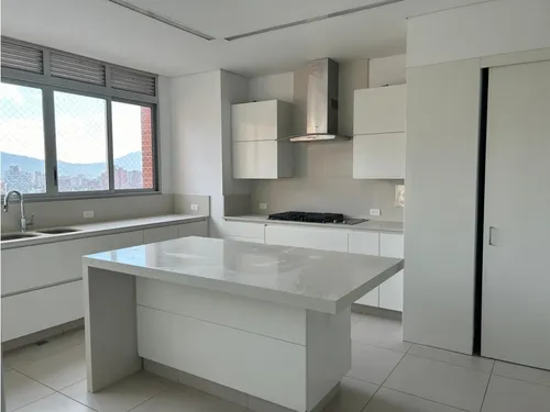 Apartamento En El Poblado Sector Las Lomas