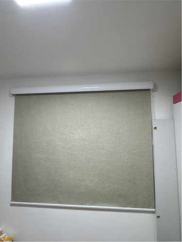 Cortina Persiana Rolo Blecaute L 1,50 X 1,70 A Com Bando