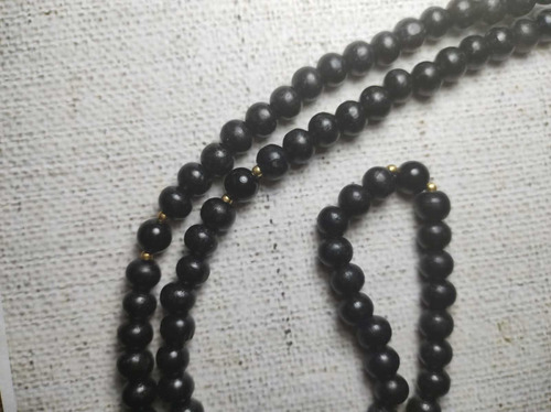 Imagem 4 de 6 de Japamala Hooponopono Dourado 108 Contas De Madeira Preto