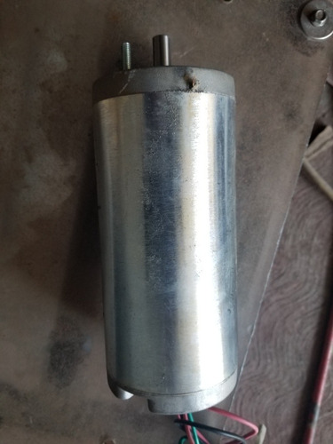 Motor Corriente Directa 1/4 Hp. 220 Vcd. Entrega 1550 Rpm. (Usado)