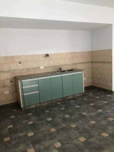 Imagen 3 de 14 de Duplex Bernal Oeste 3 Ambientes Con Cochera Y Parrilla