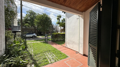 Fisherton: Muniagurria Y Córdoba, Amplisimo Jardín