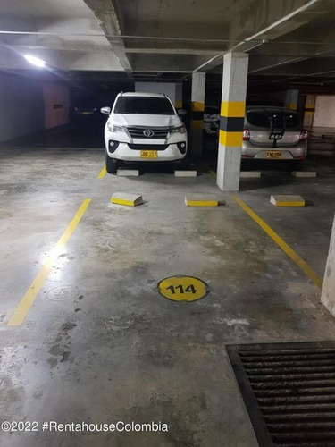 Imagen 3 de 5 de Comercial En Sabanilla Rah Co: 22-1826