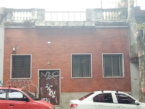 Amplia Casa De 200 M2 Con Renta