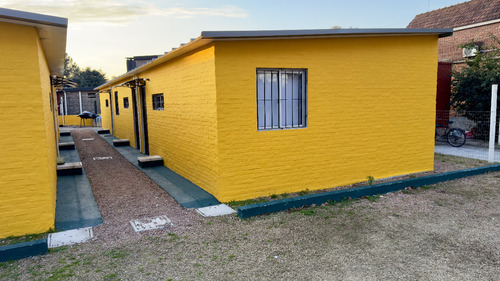 Alquiler Apartamento De 1 Dormitorio, Patio, Sobre Costanera El Pinar