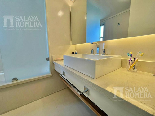 Imagen 22 de 28 de Venta - Apartamento De Categoria , Primera Linea Brava Sap4325120.