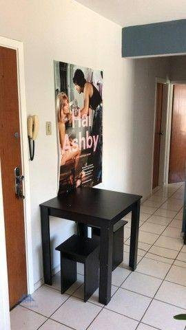 Imagem 2 de 9 de Apartamento Com 2 Dormitórios À Venda, 60 M² Por R$ 320.000,00 - Trindade - Florianópolis/sc - Ap3506