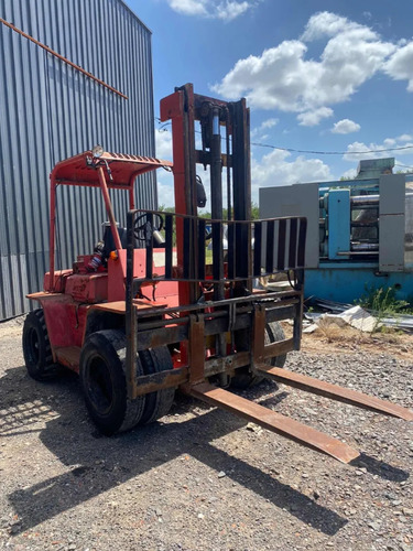 Autoelevador Hyster H30 3000kg Todoterreno Duales Delanteras