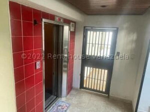 Imagen 3 de 10 de Apartamento En Venta Tanaguarena Mls #22-19061 Johana Blan 04123368346