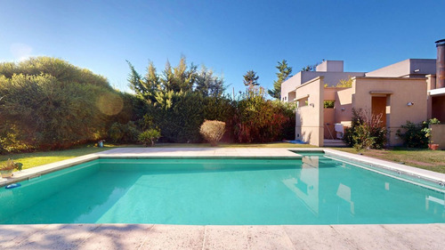 Casa En Venta San Joaquin 3 Dormitorios Con Pileta