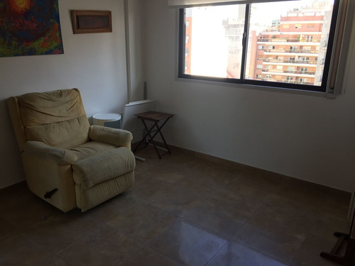 Venta 2 Amb. Con Balcón, Pileta, Muy Luminoso