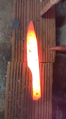 Imagen 3 de 5 de Forja Tu Cuchillo En 2 Clases. Regala Viví La Experiencia