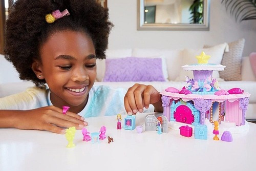 Muñeca de cumpleaños y tarta de juego de Polly - Mattel