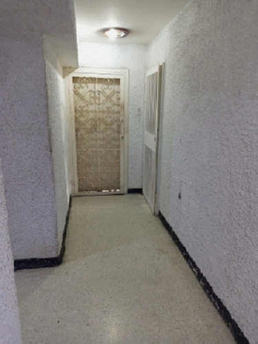 Apto / Venta / Santa Rosalia / 2h/1b/0pe / 65 M2