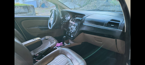 Fiat Linea 1.8 16v Essence Flex Dualogic 4p
