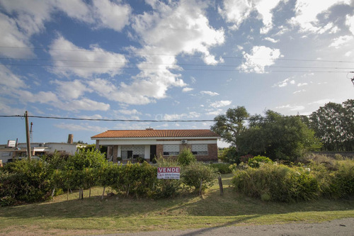 Venta Gran Casa Tipo Chacra En Las Brujas