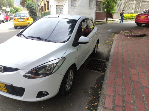 Imagen 5 de 15 de Mazda 2 Automático 1.500 5p