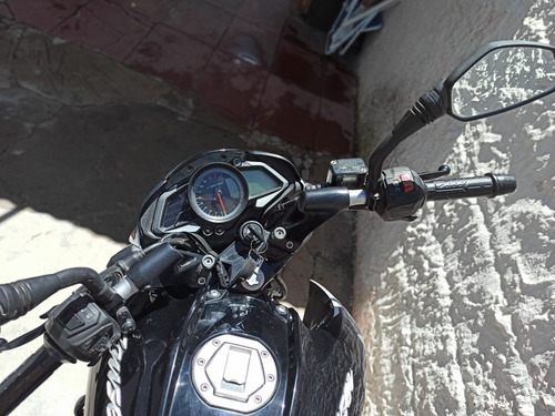 Bajaj Rouser 200ns