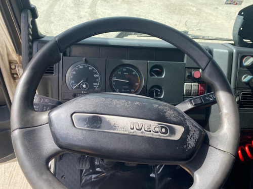 Iveco Tector 170e21 4x2 - 2020 Com Baú