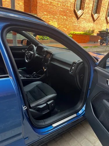 Volvo XC40 2.0 T4 R-Design