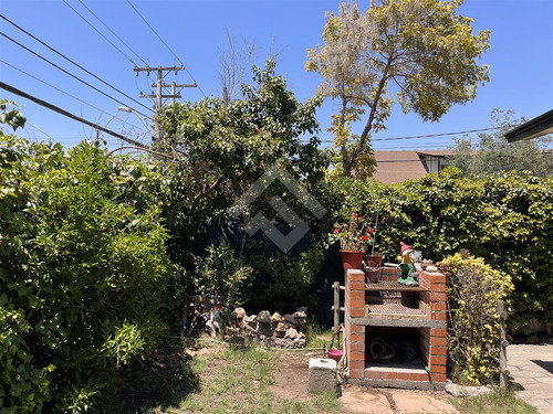Casa En Venta De 3 Dorm. En Ñuñoa