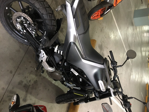 Imagen 5 de 16 de Husqvarna Svartpilen 200