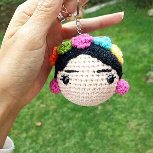 Llavero Frida Kahlo A Crochet. Amigurumi