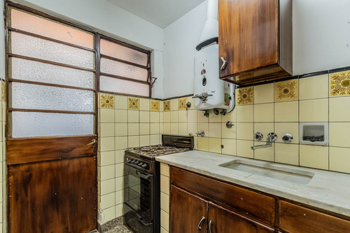 Venta 3 Amb. Patio. Apto Crédito Y Profesional. Caballito Norte.