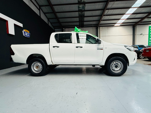 Toyota Hilux 2.8 Tdi Cabina Doble Mt