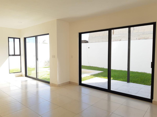 Casa En Venta En Privasa Soluna En Temozón A 5 Min De Plaza La Isla,mérida,yucatán.