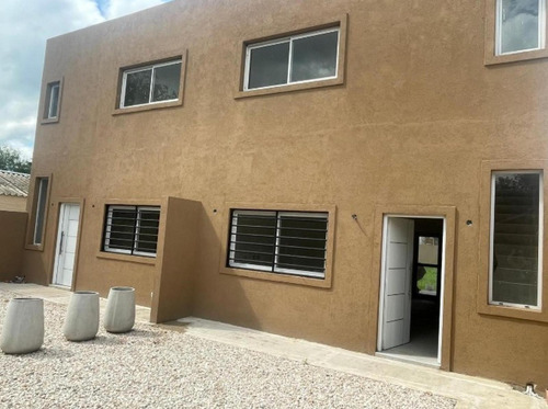 Dúplex En Venta - 2 Dormitorios 2 Baños - Cochera - 238mts2 - Pilar