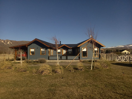 Fina Patagonia. Casa En Las Marias Del Valle