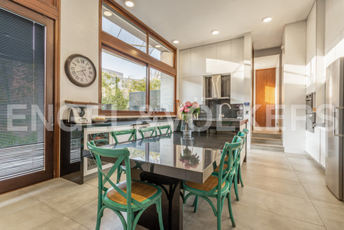 Arquitecto Mardones En Condominio Valle Escondido