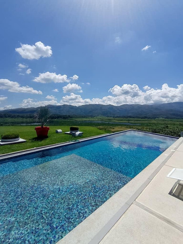 Imagen 2 de 29 de Mary Castro Vende Casa En Guataparo Country Club Plc-730