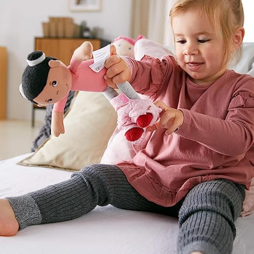 Muñeca Haba Snug Up Rumbi, 10 Muñecas Blandas Con Color Negr