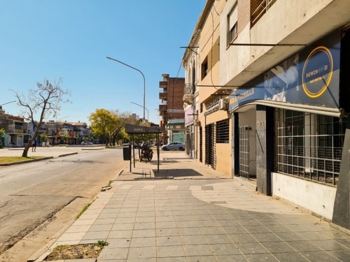 Imagen 1 de 30 de Local Comercial Sobre Av. Freyre Con Departamento, Santa Fe Ciudad