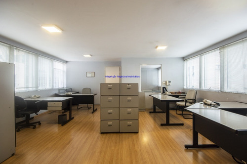 Imagem 3 de 10 de Conjunto Comercial 74m², 02 Banheiros E 01 Vaga Na Garagem. Condomínio Com Portaria E Segurança 24hrs. Excelente Localização - 21101103 - 70183838