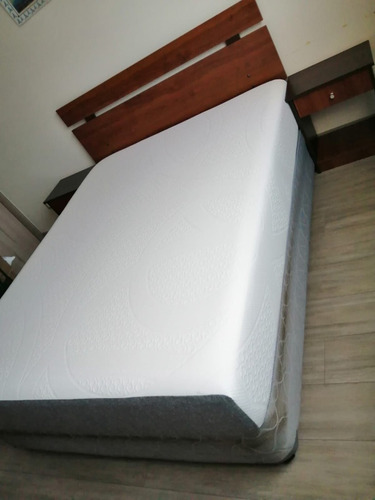 Juego De Cama Con Veladores 