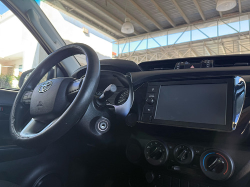 Toyota Hilux 2.7 Cabina Doble Sr Mt