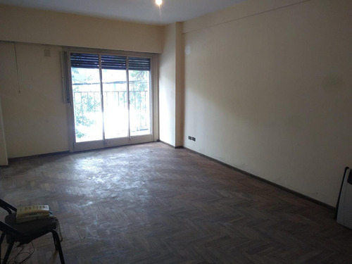 Imagen 2 de 17 de Departamento -3 Amb. Con Dependencia- Rivadavia 6100- Caballito