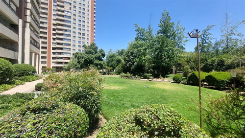 Departamento En Venta De 4 Dorm. En Las Condes