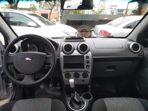 Imagem 12 de 15 de Ford Fiesta 1.6 8v Flex 2012