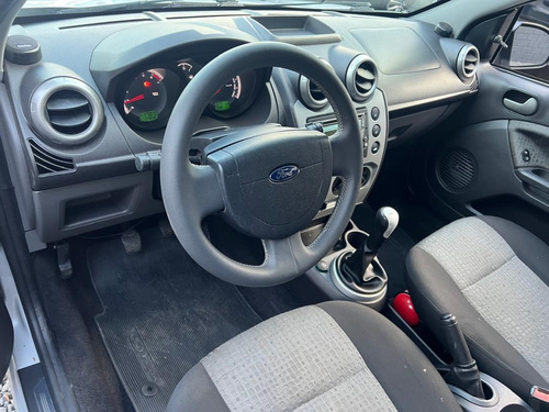 Ford Fiesta 1.6 MPI CLASS SEDAN 8V FLEX 4P MANUAL