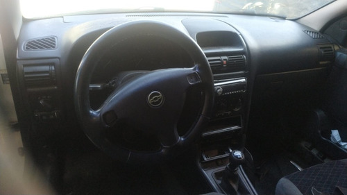 Imagem 6 de 11 de Sucata Gm Astra Hatch Gls 2 Portas 2.0 8v Manual Ano 2000
